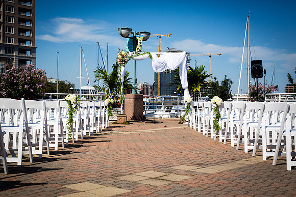 Mr & Mrs DeVinney ı Photos from the Harty