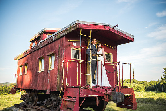 Laura + Tom's Wedding PREVIEW!